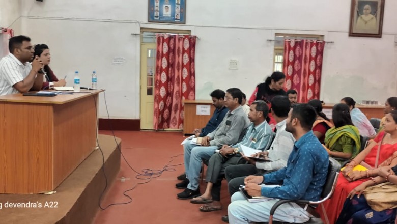आयुक्त ने ली एस.एल.आर.एम. सेंटर प्रभारियों की बैठक....कचरा पृथककरण के लिये जन जागरूकता लाने दिये निर्देश....