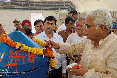 शिवनाथ नदी इंटकवेल में 90 किलो वाट के दो मोटर पंप लगें : अब शहर में नही होगा जल संकट,विधायक,महापौर ने किया शुभारंभ....
