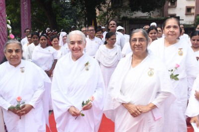 लन्दन से पधारी संस्था की  अतिरिक्त मुख्य प्रशासिका बी के जयंती दीदी जी के भिलाई आगमन पर भव्य स्वागत