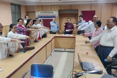 जिला अस्पताल दुर्ग में चिकित्सकों ने ली अंगदान की शपथ.....