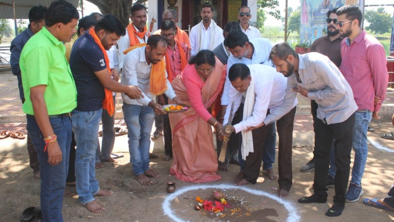 सबेरा संकेत प्रेस के पास वैष्णव समाज.....सामुदायिक भवन निर्माण के लिये महापौर ने किया भूमिपूजन....