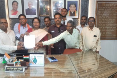 वार्डवासियों एवं किसानों की मांग पर कन्हारपुरी स्थित चारागाह की भूमि में निर्माण कार्य न करने दिये निर्देश.....