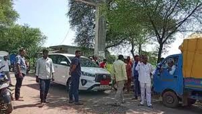 विधायक की नाराजगी और विरोधः कांग्रेस MLA के खिलाफ फूटा ग्रामीणों का गुस्सा....