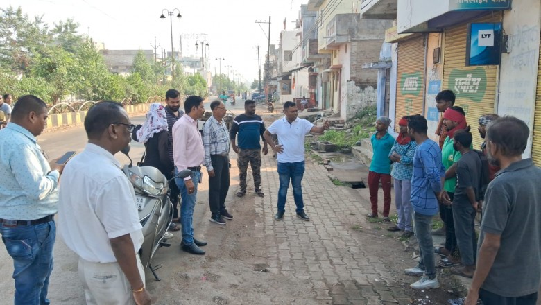 आयुक्त गुप्ता सफाई देखने निकले सड़कों पर....आगामी नवरात्रि एवं दशहरा त्योहार को देखते हुये सफाई व्यवस्था दुरूस्त करने के दिये निर्देश....