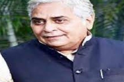 दुर्ग विधायक वोरा ने किया आचार संहिता का उल्लंघन.....आत्मानंद स्कूल के बच्चों से कहा पैरेंट्स से कहो कांग्रेस को वोट दें.....