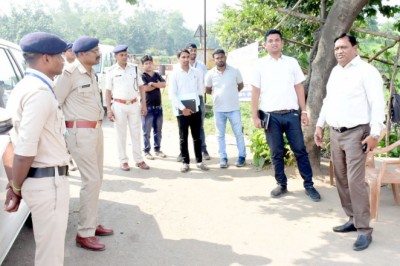 कलेक्टर ने डोंगरगढ़ में स्ट्रांग रूम का किया निरीक्षण....निर्वाचन कार्य में नहीं होनी चाहिए लापरवाही....