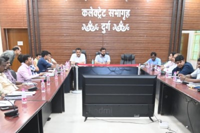विधानसभा निर्वाचन-2023....कलेक्टर ने ली नोडल अधिकारियों की बैठक.....