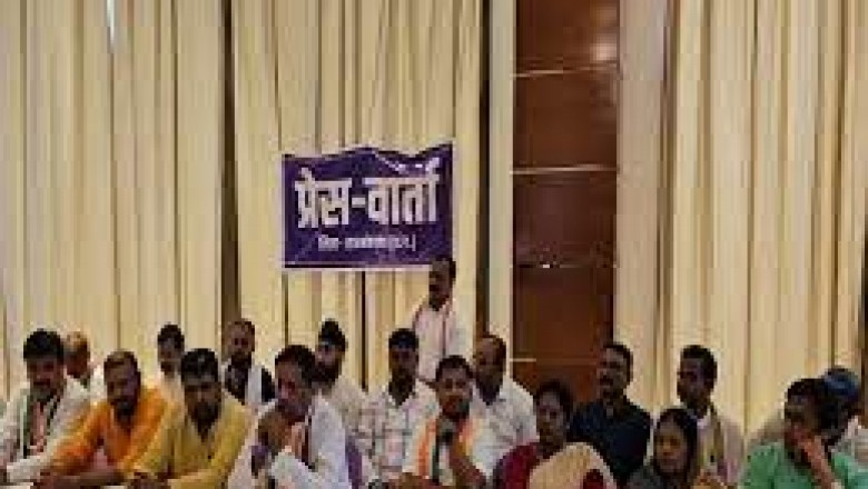 ​​​​​​​राजनांदगांव प्रत्याशी गिरीश देवांगन बोले- जनता के बीच भ्रम फैला रही बीजेपी.....डॉ. रमन के 15 साल के राज में राजनांदगांव में कोई उद्योग नहीं लगा....