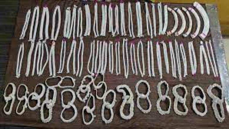 वाहनों की चेकिंग के दौरान पुलिस की बड़ी कार्रवाई...7 लाख कैश और 5 लाख का जेवर मिला....