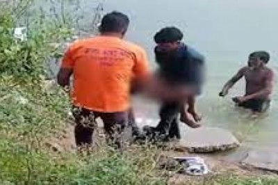 तालाब में 7 साल के बच्चे की डूबने से मौत....स्कूल से लंच टाइम में 3 छात्र गए थे नहाने.....