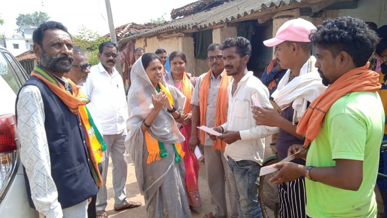 कलेक्टर ने क्वांर नवरात्रि पर्व पर माँ बम्लेश्वरी मंदिर डोंगरगढ़ जाने वाले श्रद्धालुओं की व्यवस्था के दृष्टिगत पदयात्री मार्ग का किया निरीक्षण.....