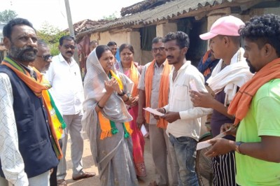 कलेक्टर ने क्वांर नवरात्रि पर्व पर माँ बम्लेश्वरी मंदिर डोंगरगढ़ जाने वाले श्रद्धालुओं की व्यवस्था के दृष्टिगत पदयात्री मार्ग का किया निरीक्षण.....