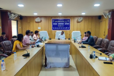 कलेक्टर ने ली एमसीएमसी सदस्यों की बैठक.....मीडिया इकाइयों को पेड न्यूज और विज्ञापन के आकलन के दिये जरूरी टिप्स.....