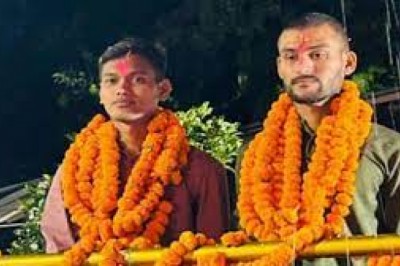 मड़ेली के दो युवाओं का BSF में चयन : जम्मू कश्मीर में देंगे सेवा....ग्रामीणों ने रैली निकालकर किया सम्मान....
