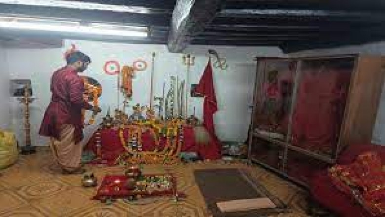 रायपुर का कंकाली मंदिर साल में एक बार खुलता है : विजयादशमी पर होती है पूजा-अर्चना....सुबह से भक्तों की लगी कतार....