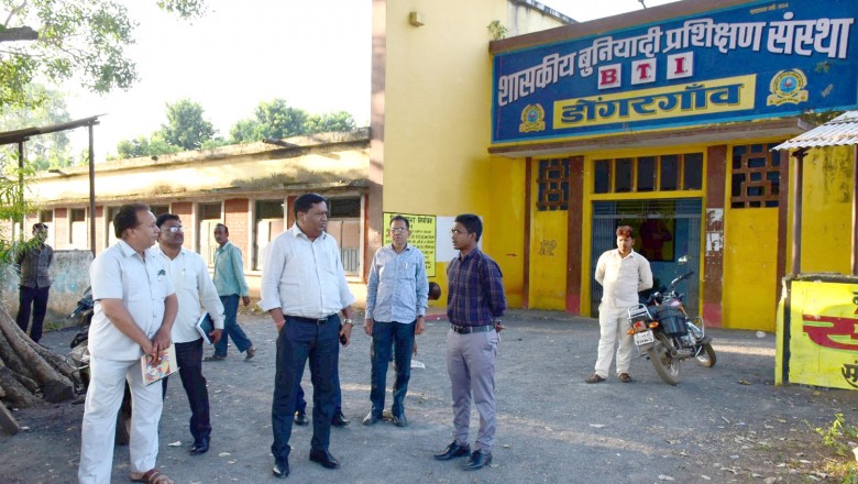 कलेक्टर ने डोंगरगांव विकासखंड के मतदान केन्द्रों का किया निरीक्षण.....