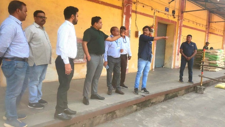 मतदान केन्द्रों में पेयजल....विद्युत, बुजुर्ग एवं दिव्यांगजनों के लिए रैम्प सहित अन्य सभी आवश्यक..... व्यवस्था सुनिश्चित करने कहा.....