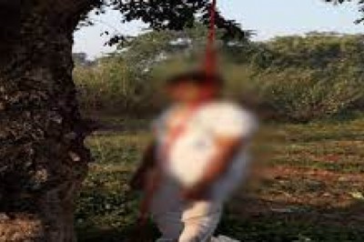 चुनाव ड्यूटी के ट्रेनिंग के पहले एक युवक की संदिग्ध तरीके से  मौत....पेड़ से लटकी मिली लाश.....मारपीट के बाद हत्या की आशंका.....