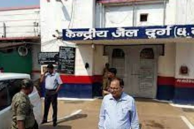 कलेक्टर पुष्पेन्द्र कुमार मीणा द्वारा शातिर गुण्डे बदमाश को केन्द्रीय जेल दुर्ग में निरूद्ध करने आदेश पारित....