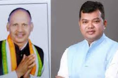 निर्दलीय चुनाव लड़ने का किया ऐलान : टिकट बंटवारे को लेकर कांग्रेस में बगावत जारी....अब इस विधानसभा सीट से जिला पंचायत सभापति ने भरा नामांकन....
