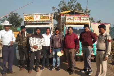 बेमेतरा में टेमरी चेक पोस्ट पर दो वाहनों से 4 लाख 10 हज़ार रुपये जप्त.....