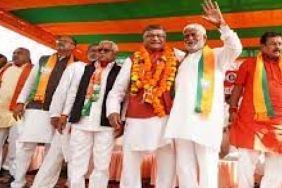 दुर्ग के सभी 6 बीजेपी प्रत्याशियों ने दाखिल किया नामांकन....इस दौरान रैली निकालकर शक्ति प्रदर्शन भी किया....