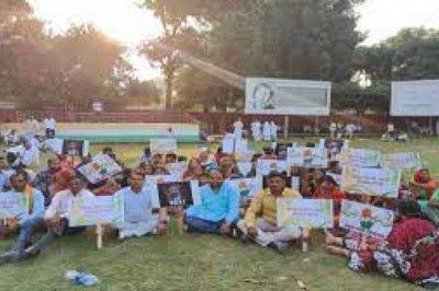 कांग्रेस प्रत्याशी को बदलने दिल्ली में हो रहा प्रदर्शन.....टिकट बंटवारे पर बगावत....कैंडिडेट बदलने की मांग पर अड़े कार्यकर्ता....