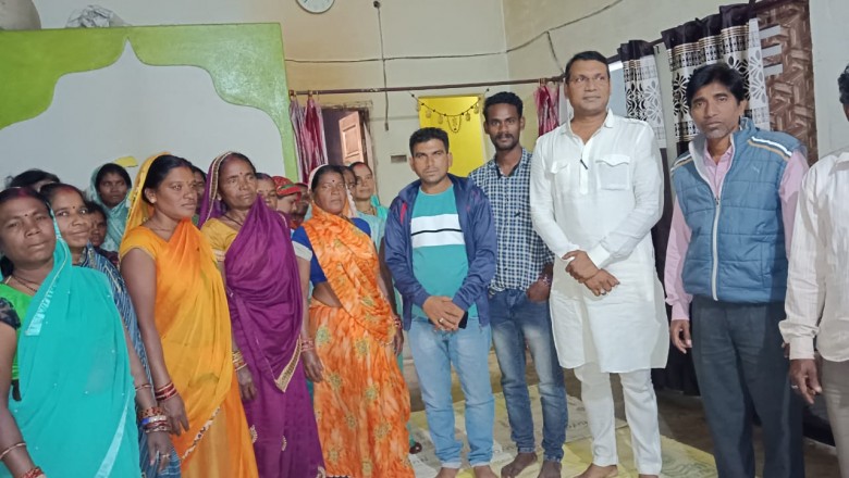 कोपेडीह में हुआ महिला स्व सहायता समुहो की बैठक.....जिसमें प्रदेश कांग्रेस कमेटी संयुक्त महासचिव विकाश दुबे भी शामिल हुए....