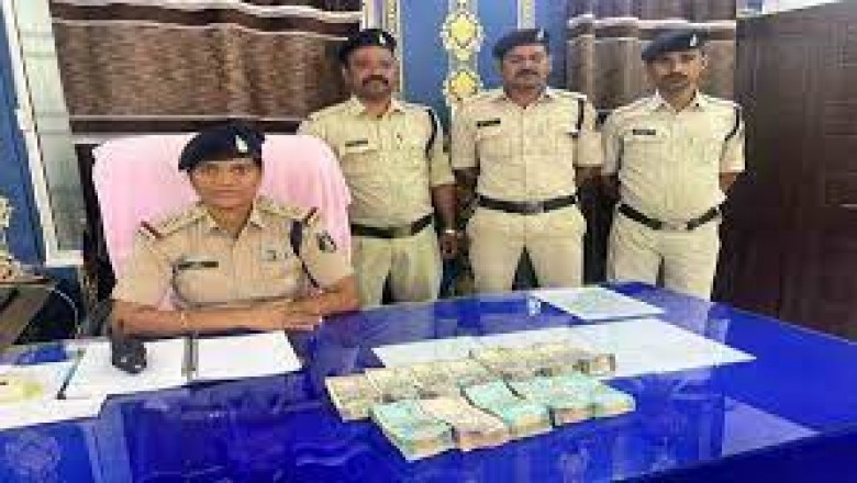 चेकिंग के दौरान पुलिस को मिली कामयाबी....15 लाख कैश और 1 किलो चांदी जब्त....