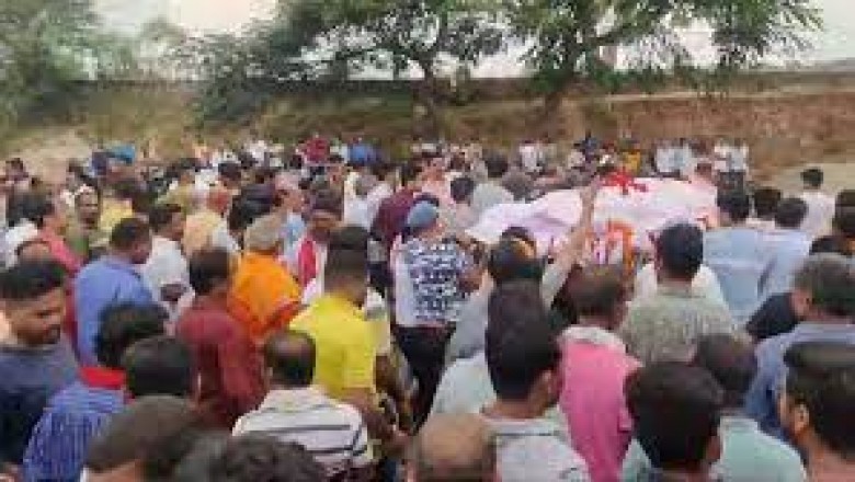 भाजपा नेता रतन दुबे.....पंचतत्व में विलिन हुए.....अंतिम संस्कार में उमड़ा जनसैलाब.....