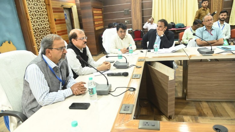 सेंट्रल ऑर्ब्जवरों ने की निर्वाचन तैयारियों की समीक्षा....