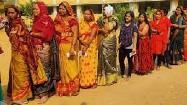 वोटिंग परसेंटेज का आंकड़ा जारी: भानुप्रतापपुर में सबसे ज्यादा मतदान....बीजापुर में सबसे कम....20 सीटों में अब तक 44.55 प्रतिशत हुआ मतदान....