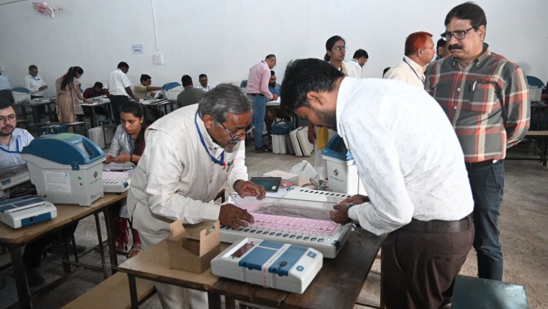 ज़िले की तीनों विधानसभा क्षेत्र के EVM.....वीवीपैड की कमीशनिंग प्रक्रिया पूरी हुई....