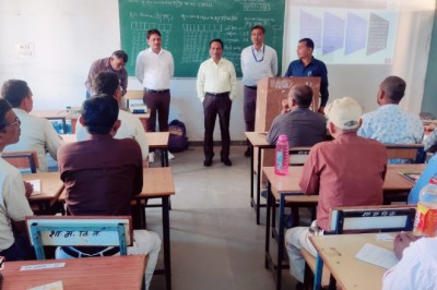 कलेक्टर मतदान दलों के अंतिम चरण के प्रशिक्षण में पहुंचे.....मतदान दल आपसी समन्वय और टीम भावना से कार्य करे.....