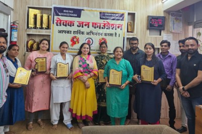 सेवक जन फाउंडेशन द्वारा चिकित्सको का किया गया सम्मान....अनेमिया मुक्त जिला अभियान की शुरुआत भी कर रही है संस्था....