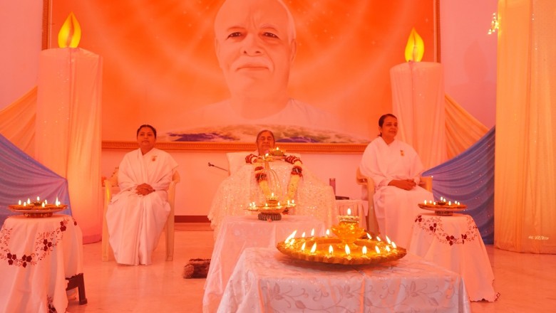 ब्रह्माकुमारी ईश्वरीय विश्व विद्यालय द्वारा सेक्टर 7 स्थित....पीस ऑडिटोरियम में उमंग उत्साह के साथ मनाया गया दीपावली पर्व....