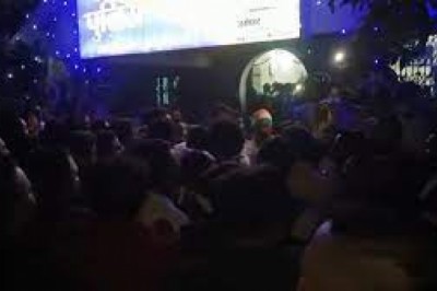 मारपीट और पैसे बांटने का आरोप....दोनों पक्षों की शिकायत दर्ज....आपस में भिड़े भाजपा-कांग्रेस कार्यकर्ता.....