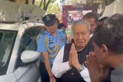 राज्यपाल विश्वभूषण हरिचंदन ने किया मतदान....