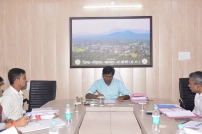 सितागांव में बन रहे सब स्टेशन की जानकारी लेते हुए ठेकेदार को पेनल्टी/ब्लैकलिस्ट करने को कहा