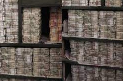 राज्यसभा सांसद धीरज साहू के निवास पर अथाह संपत्ति पाई गई है. 200 करोड़ रुपए की अब तक जप्ती