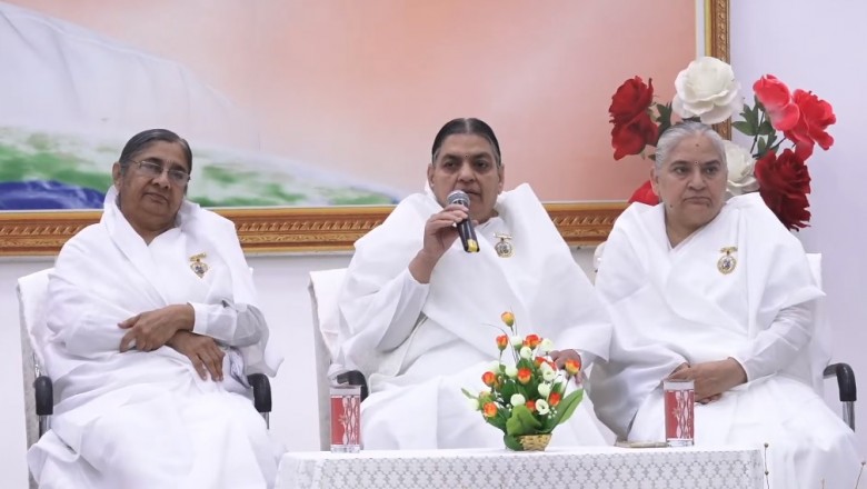 दूसरों के अवगुण को देखकर हमारा ब्लड प्रेशर, हार्टबीट बढ़ता है इसलिए खुद के ऊपर खुद कृपा दृष्टि करो...राजयोगिनी संतोष दीदी माउंट आबू
