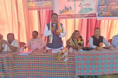 खुज्जी विधायक भोलाराम साहू पहुंचे बाल क्रीड़ा प्रतियोगिता में शिकारीटोला