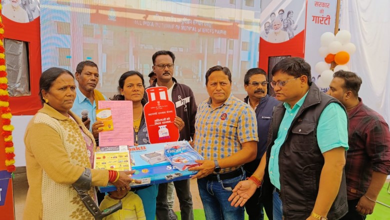 प्रधानमंत्री उज्ज्वला योजना से महिलाओ को मिला सिलेंडर व चूल्हा,आयुक्त लोकेश चन्द्राकर ने किया वितरण