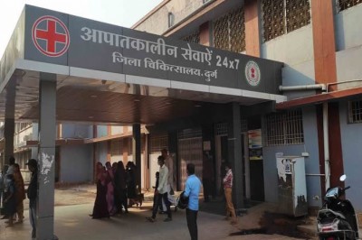 जेवरा- सिरसा चौकी क्षेत्र में 8 माह के नवजात बच्ची को कार चालक ने कुचला  हालत गंभीर