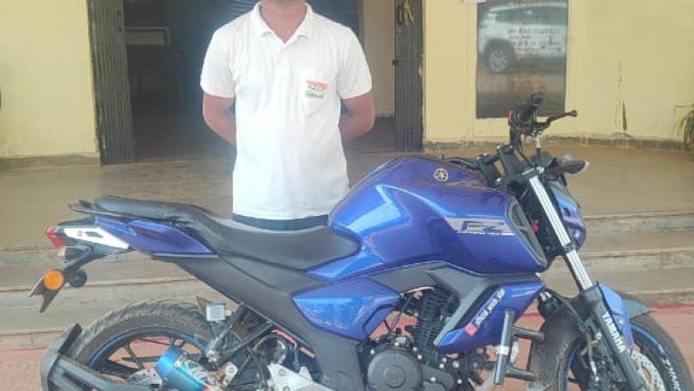 खैरागढ़-  पुलिस अधीक्षक के निर्देश पर की गई एक मोटर साइकिल चालक के विरूद्ध साइलेंसर फटे आवाज पर चालानी कार्यवाही