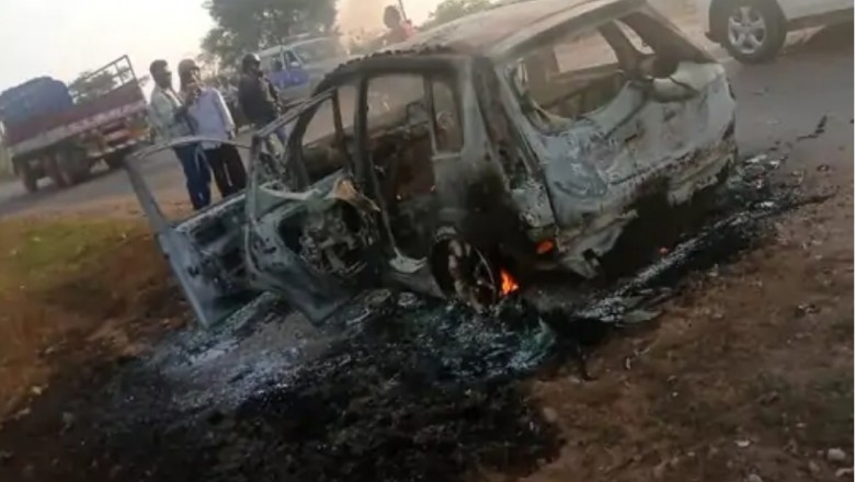 धमधा से रायपुर जा रही कार में अचानक लगी आग , चालक ने गाड़ी रोककर बचायी जान