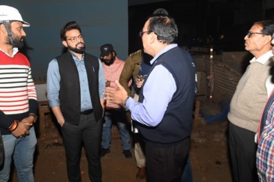 कलेक्टर मीणा ने किया फ्लाई ओवर का निरीक्षण