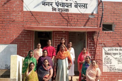 स्व सहायता समूह की महिलाओं ने किया शौचालय की ग्रेडिंग