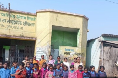 स्वच्छता की सीख : शौचालय को  बेहतर करने , महिला समूह कर रही पांच बिंदुओं पर निरीक्षण