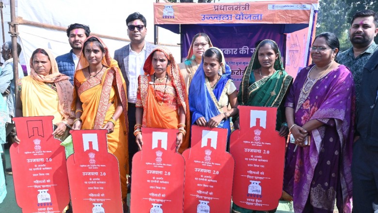 भारत सरकार के उप सचिव श्री शक्तिकांत सिंह ने बहेराबुड़ा में संकल्प यात्रा में शामिल होकर योजनाओं के बारे में लोगों को किया जागरूक